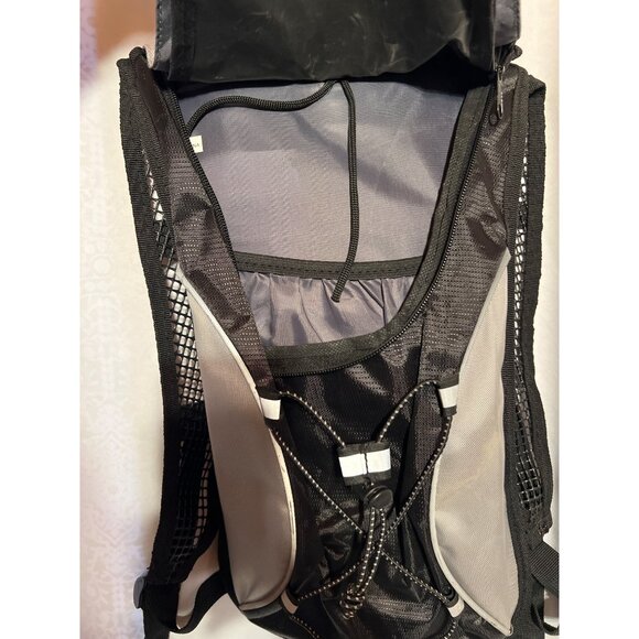 Nanfeng Hydration Backpack Airflow Design Mesh Panels & Adjustable Straps Black - Picture 4 of 7
